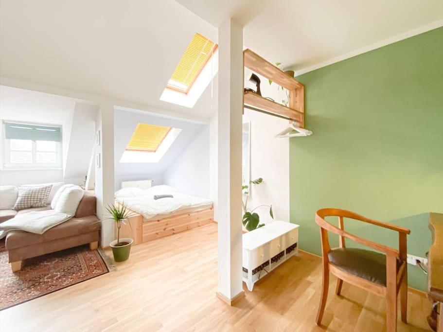 Schoene Ferienwohnung Mit Blick Ueber Stadtwald Leipzig Exteriör bild